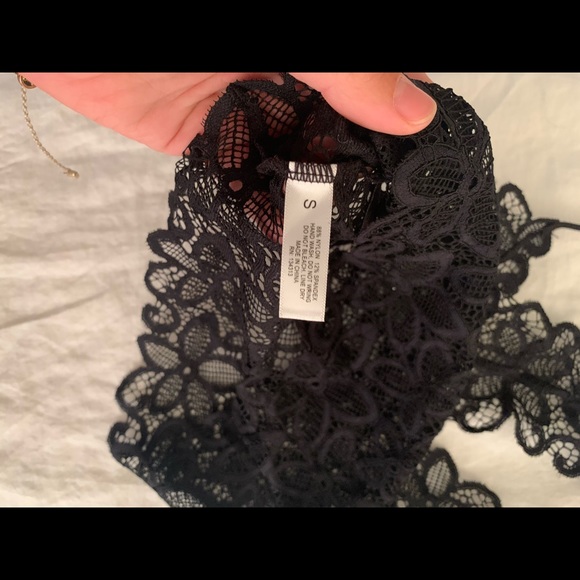 Black Lacey racer back bralette size small - Picture 3 of 3